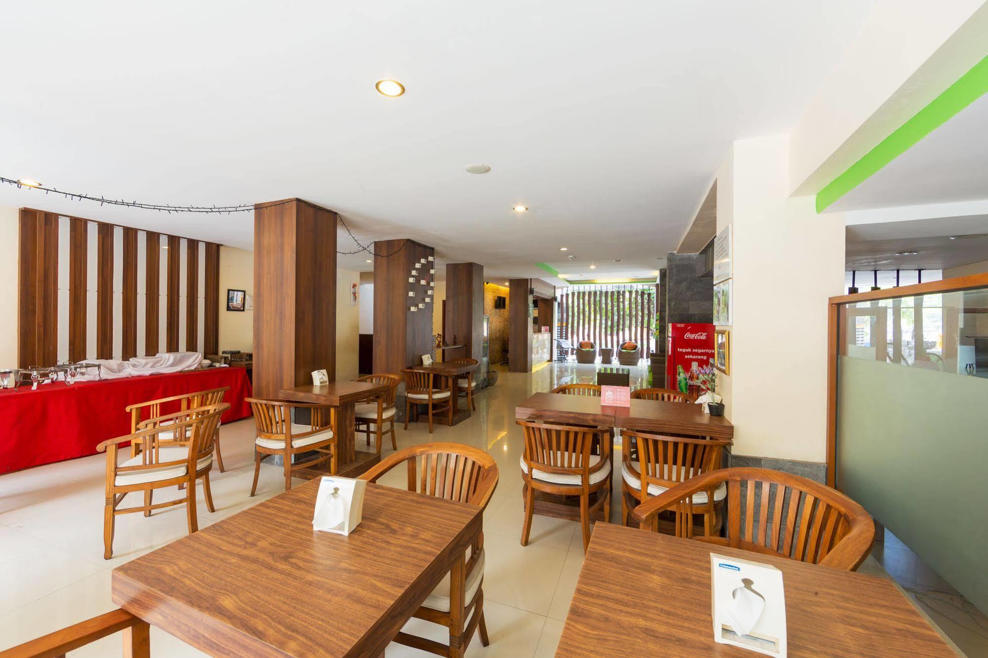 Zen Rooms Kuta Tuban Suites Kültér fotó